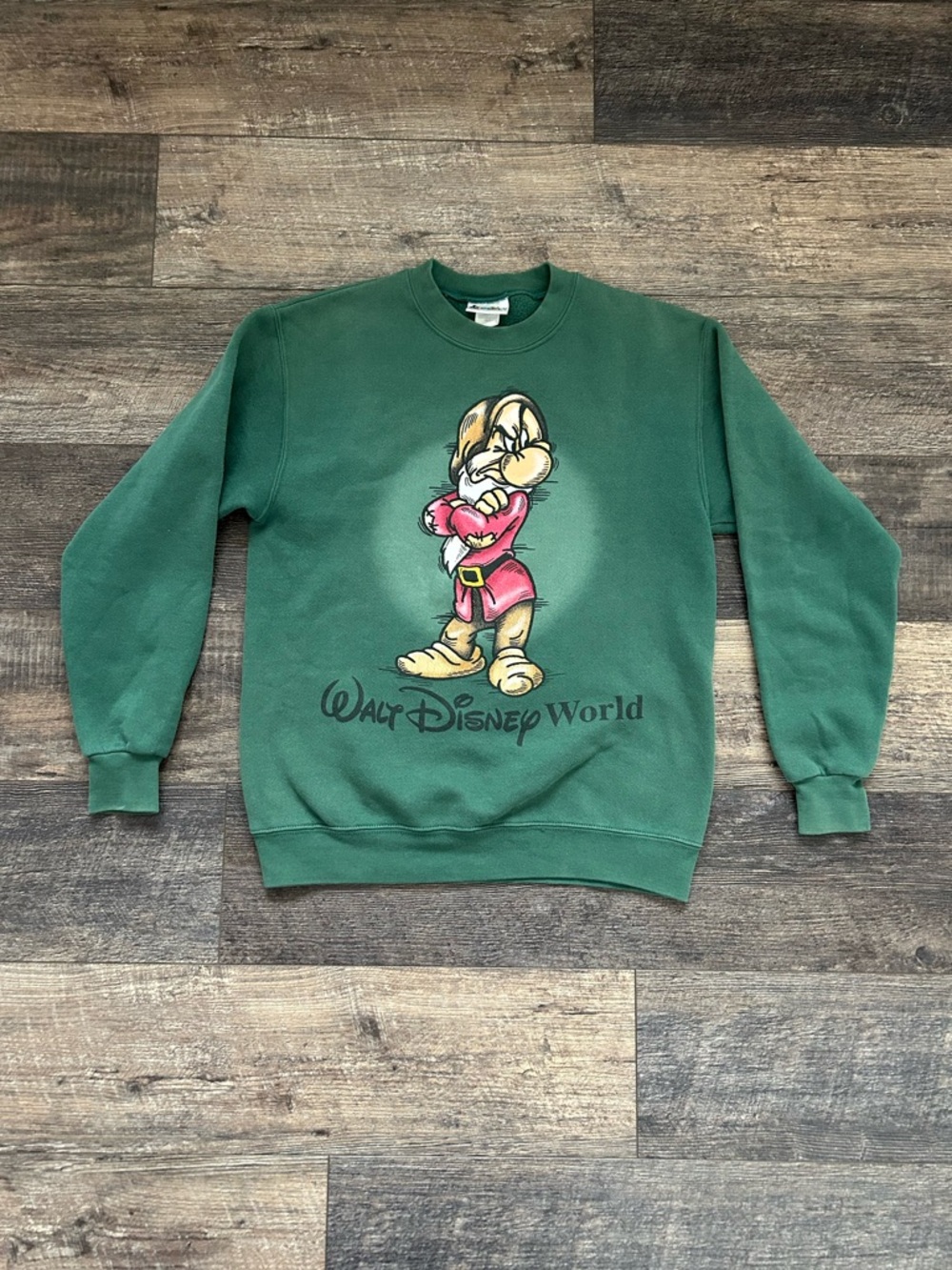 Vintage 90’s Green Walt Disney World 7 Dwarfs Grumpy Sweatshirt Adult Size Small